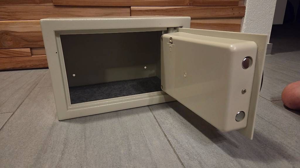 Tresor: Gebrauchter Minitresor – Gebraucht aus Brittnau von UsedBrandNew 1