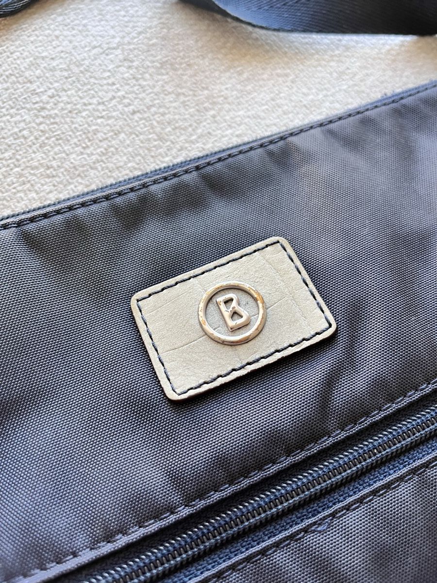 Bogner Taschen für Damen: Bogner Shoulder Bag Dark Blue Adjustable Strap – Gebraucht aus Lausanne von Danash 1