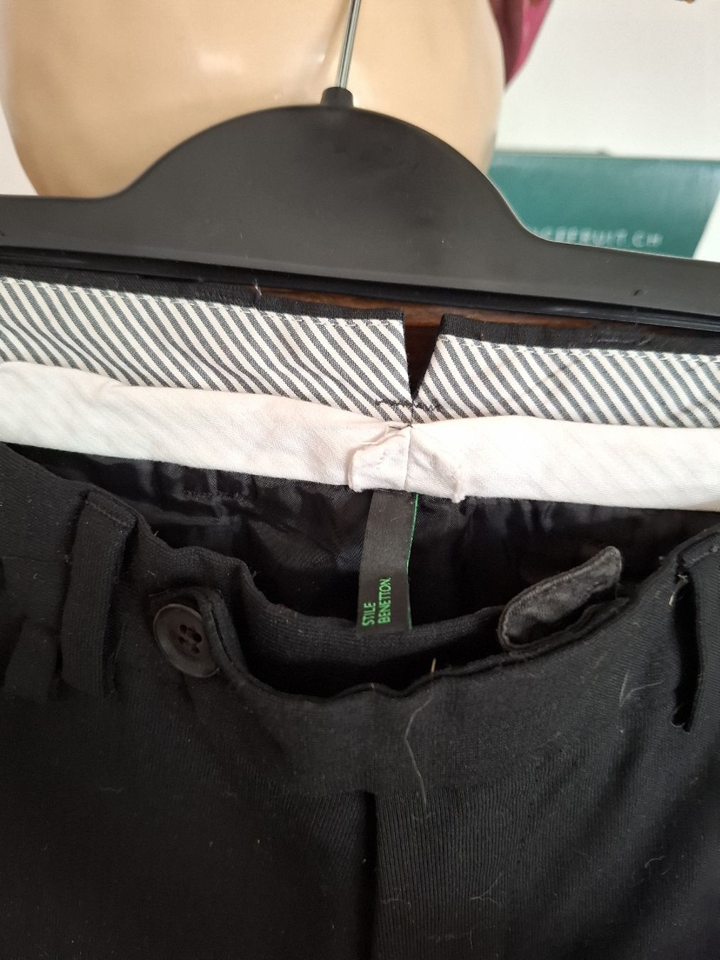 Benetton Pantaloni: Pantalon Benetton taille M – Nuovo (secondo la descrizione) da La Tour-de-Peilz venduto da Marin_nette 1