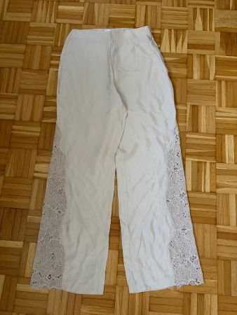 Sehr schicke Famenhose Grösse 38 mit Spitze, neuwertig