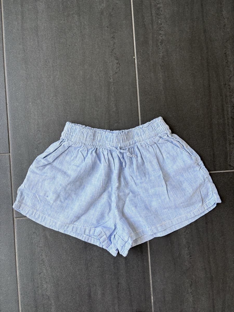 H&M Pantalons: Schöne Shorts Grösse 116 – D'occasion à Uster par bat_f22x