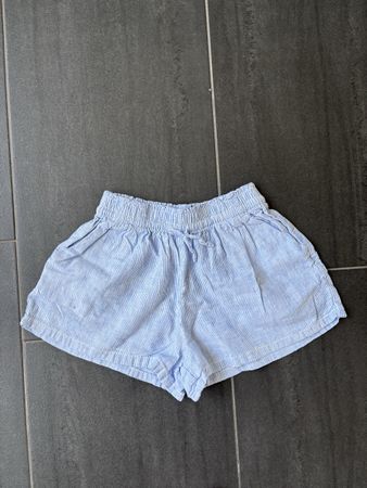 Schöne Shorts Grösse 116