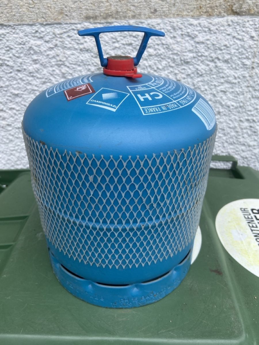Gas-Geräte & -Technik: Bouteille de gaz type 907 neuve  – Neu und originalverpackt aus Tramelan von