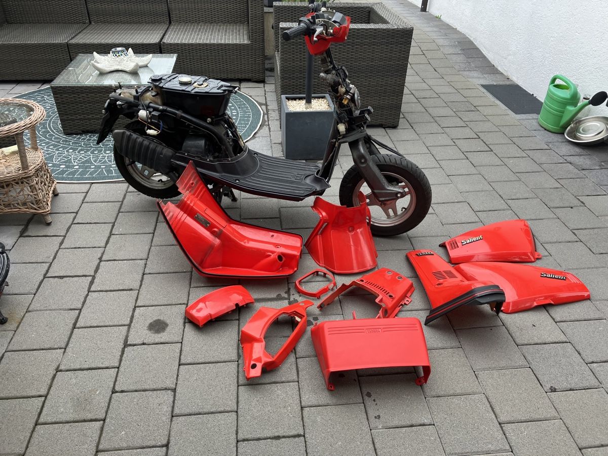 Yamaha Scooter: Retro Roller Yamaha 1985 mit Helm – Nuovo (secondo la descrizione) da Oberglatt ZH venduto da albarpitsch 5