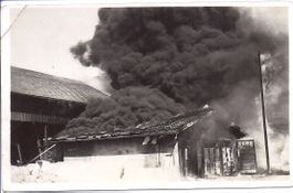 CAHUX - de - FONDS, incendie hangar Schell en 1930
