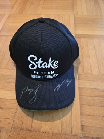 Original Stake F1 Team Kick Sauber Cap mit Unterschriften