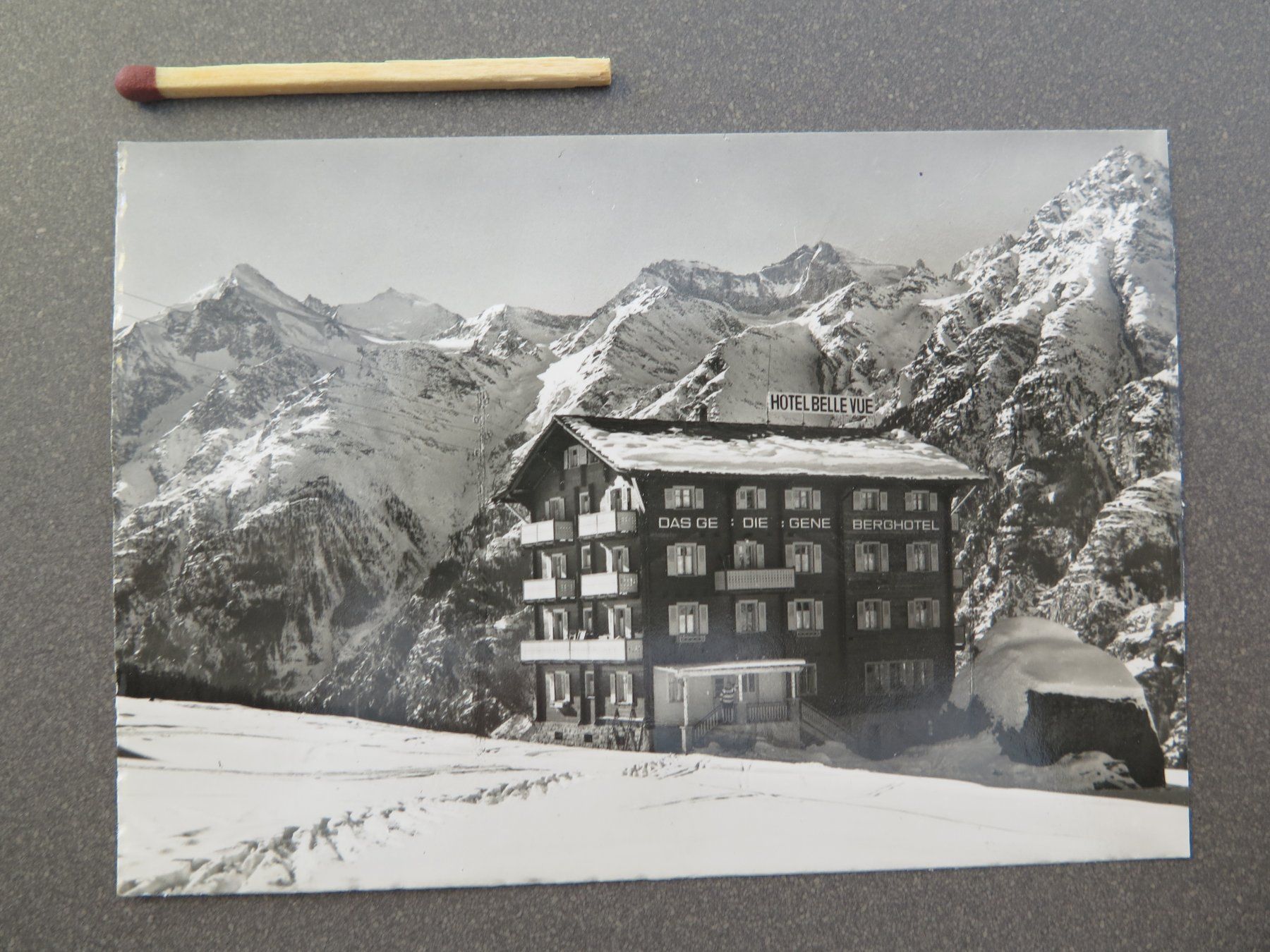 Cartoline postali: GRÄCHEN - HOTEL VELLEVUE - NEUJAHRSKÄRTCHEN - SELTEN!! – Usato da Wittenbach venduto da lipasal