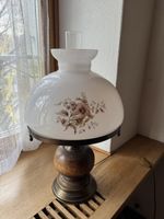 Tischlampe Vintage Blumendesign Glas weiss Holz Messing