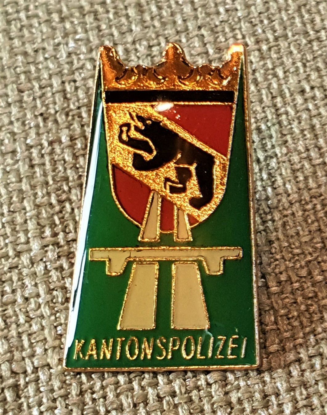 Placchette & Badge: E218 - Pin Autobahn Kantonspolizei Bern – Usato da Reinach BL venduto da Boston-Verkauf
