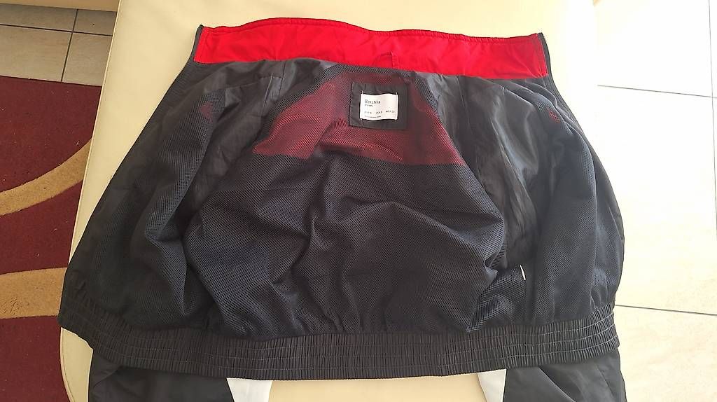 Bershka Jacken: Bershka Kurze Sportjacke – Gebraucht aus Dintikon von lec_89sx 2