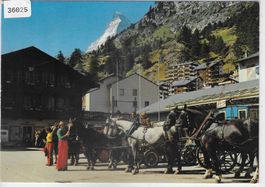 Zermatt - Bahnhofplatz mit Kutschen