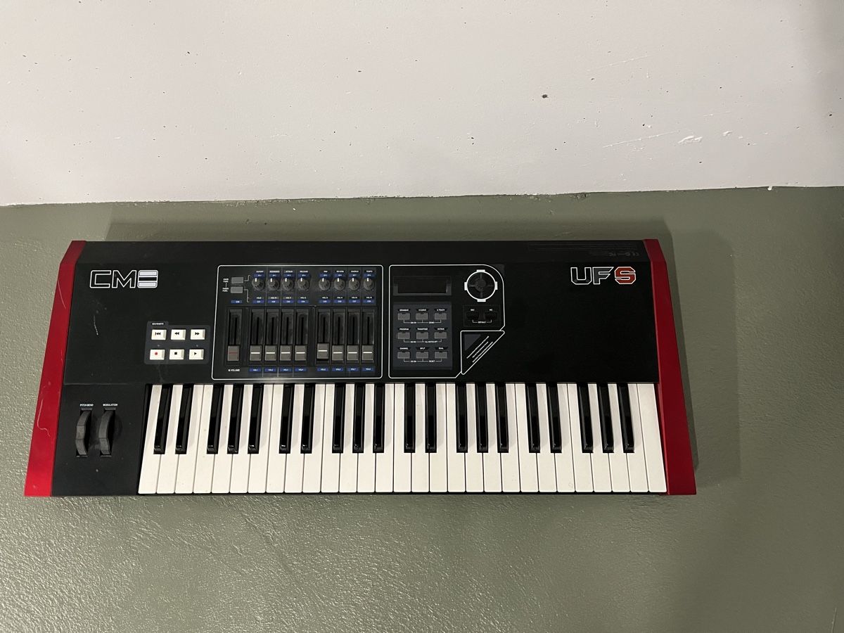 Strumenti musicali: Masterkeyboard CME UF-5 – Usato da Untersiggenthal venduto da pat_2jwf