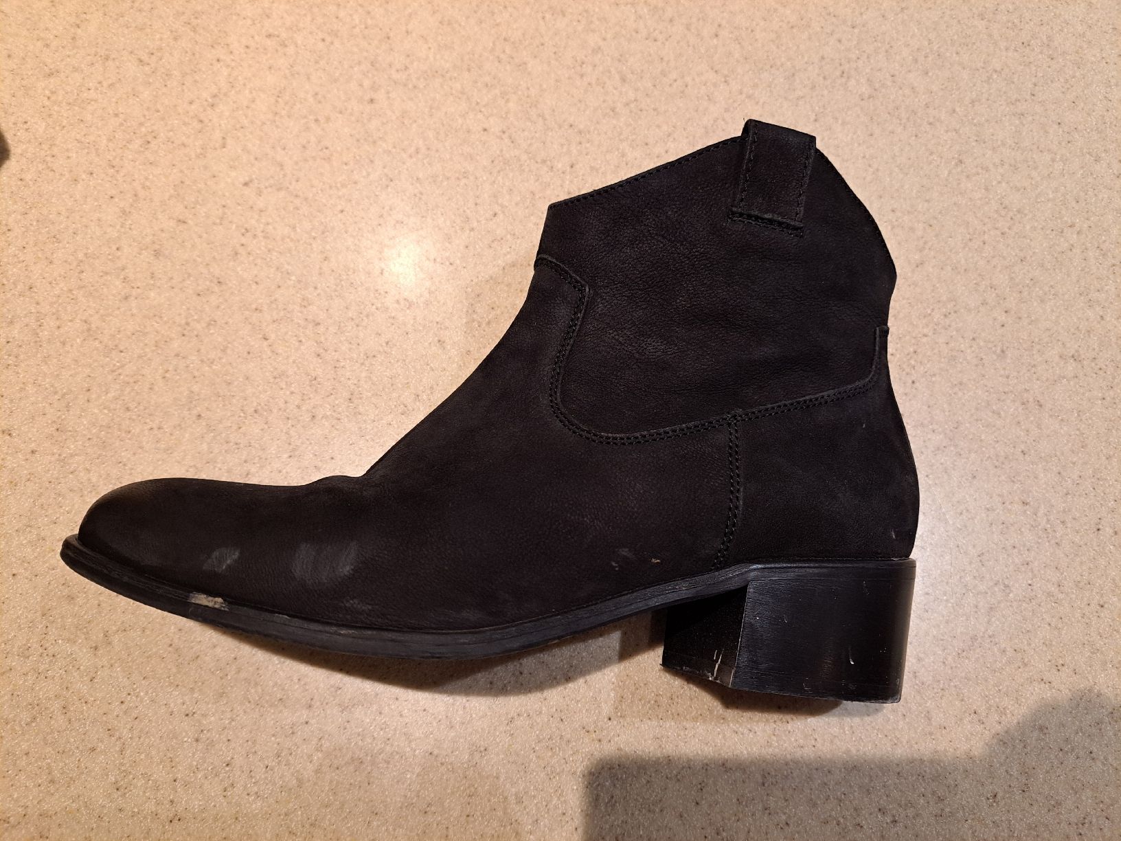 Scarpe da donna: Schwarze Wildleder Stiefeletten Gr. 39 – Usato da Schlattingen venduto da Kathr1n 2