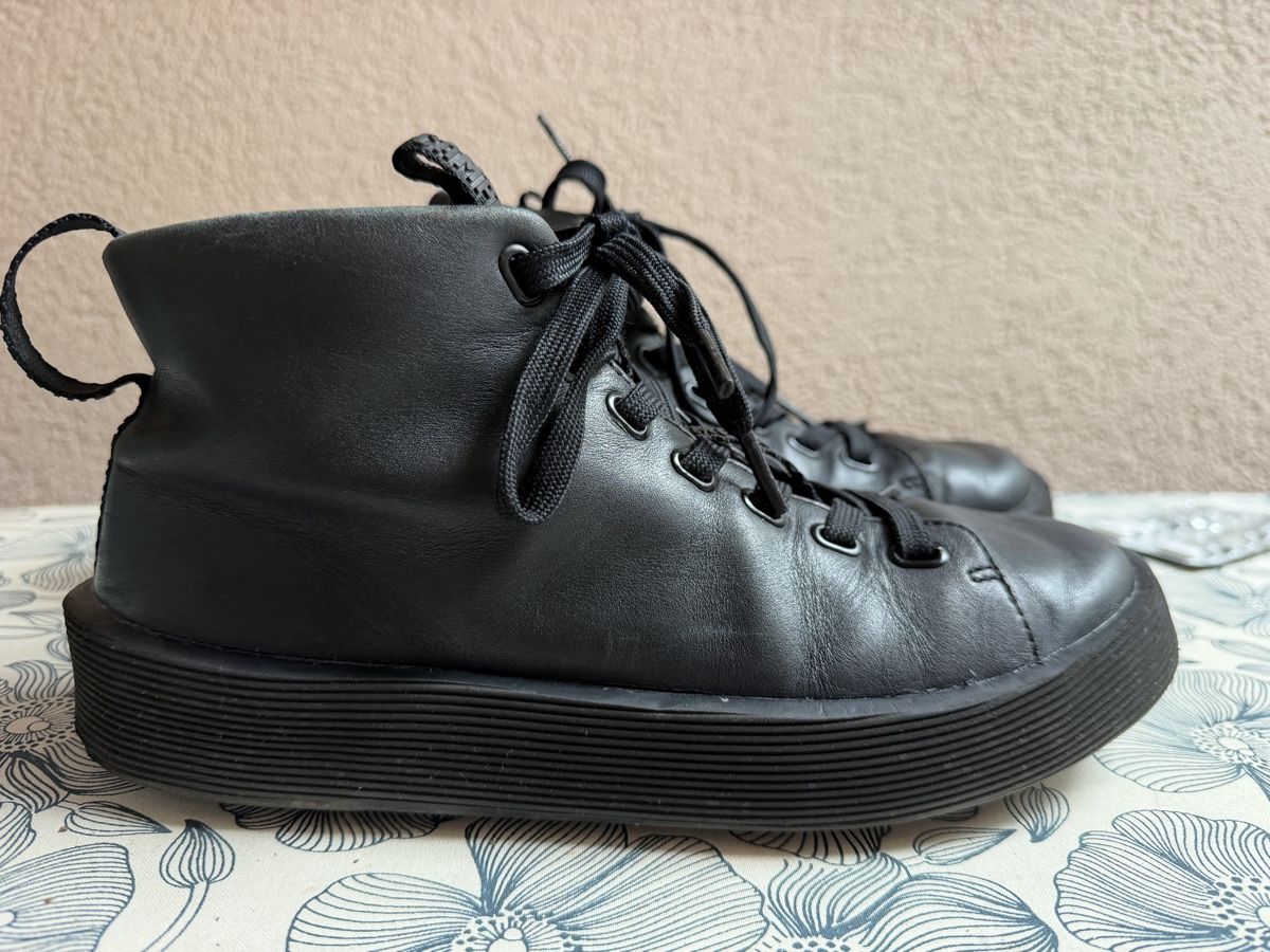 Camper Scarpe da donna: Campers noires taille 40 – Usato da Savagnier venduto da Pivovar2