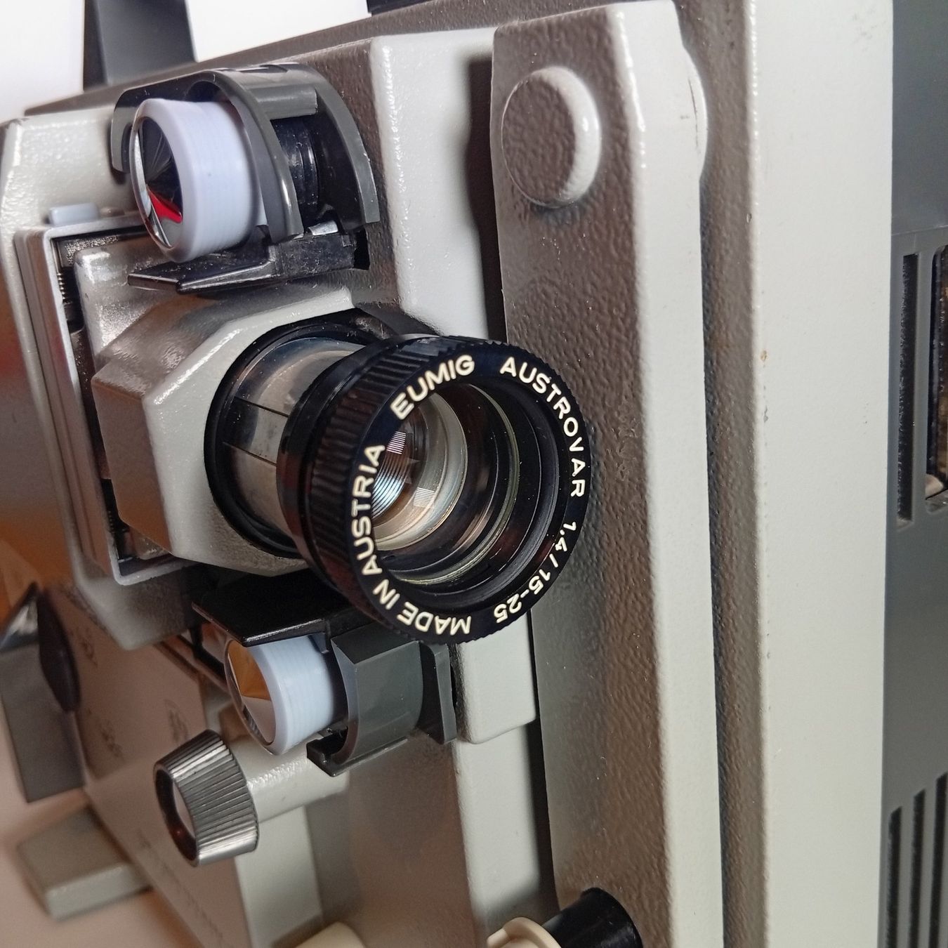 Eumig Proiettori: projecteur super 8 / 8mm Eumig Mark 8 – Usato da Biel-Bienne venduto da monsieur_jelmoli 2