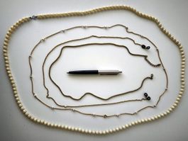 3 Halsketten und 1 Brillenkette