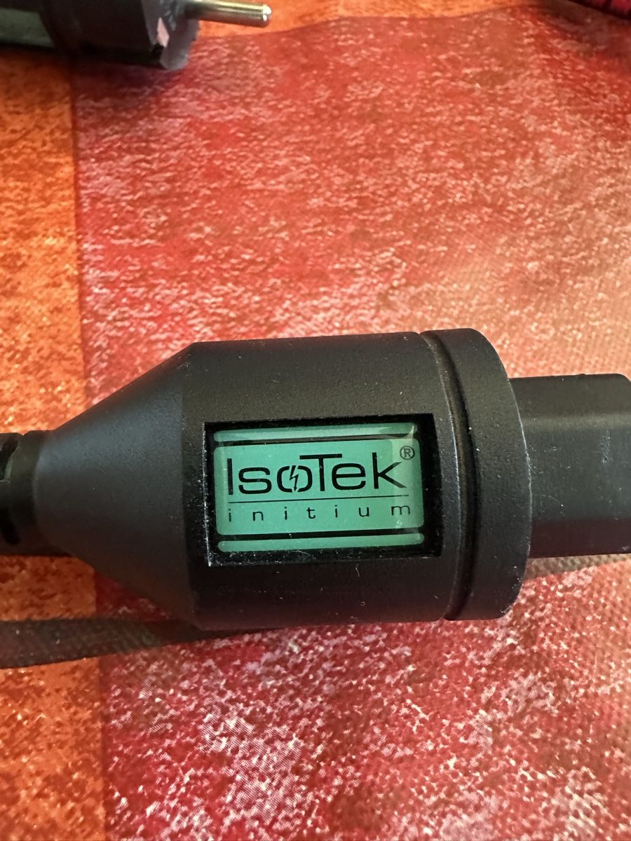 Isotek Cavi: ISOTEK CÂBLE SECTEUR BLINDÉ INITIUM 1.5M 3 X 2MM² – Usato da Mont-sur-Lausanne venduto da Bluesix6 1