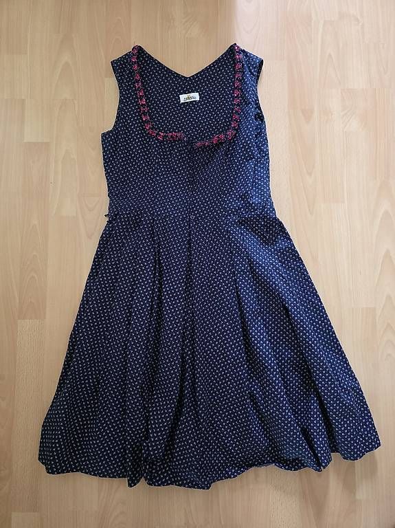 Vestiti: Dirndl  – Usato da Basel venduto da sciro.pina 3