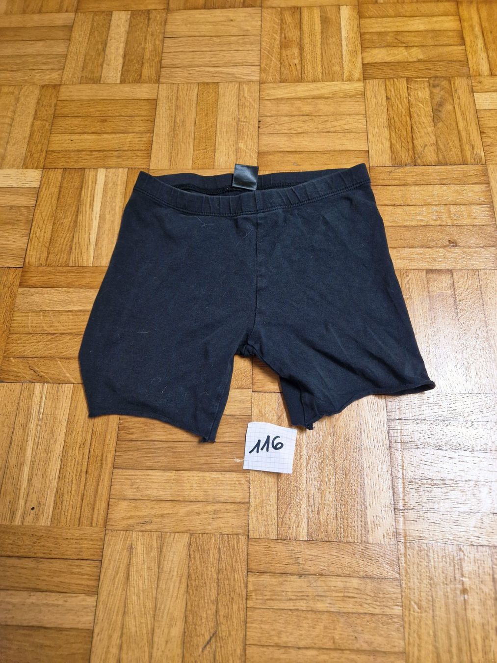 Pantaloni: Kurze Hose 116 – Usato da Stüsslingen venduto da white_angel86