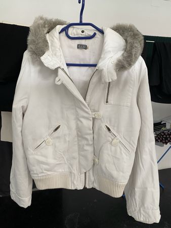Winterjacke gefüttert von BIC Zürich, Grösse M, Neuwertig!