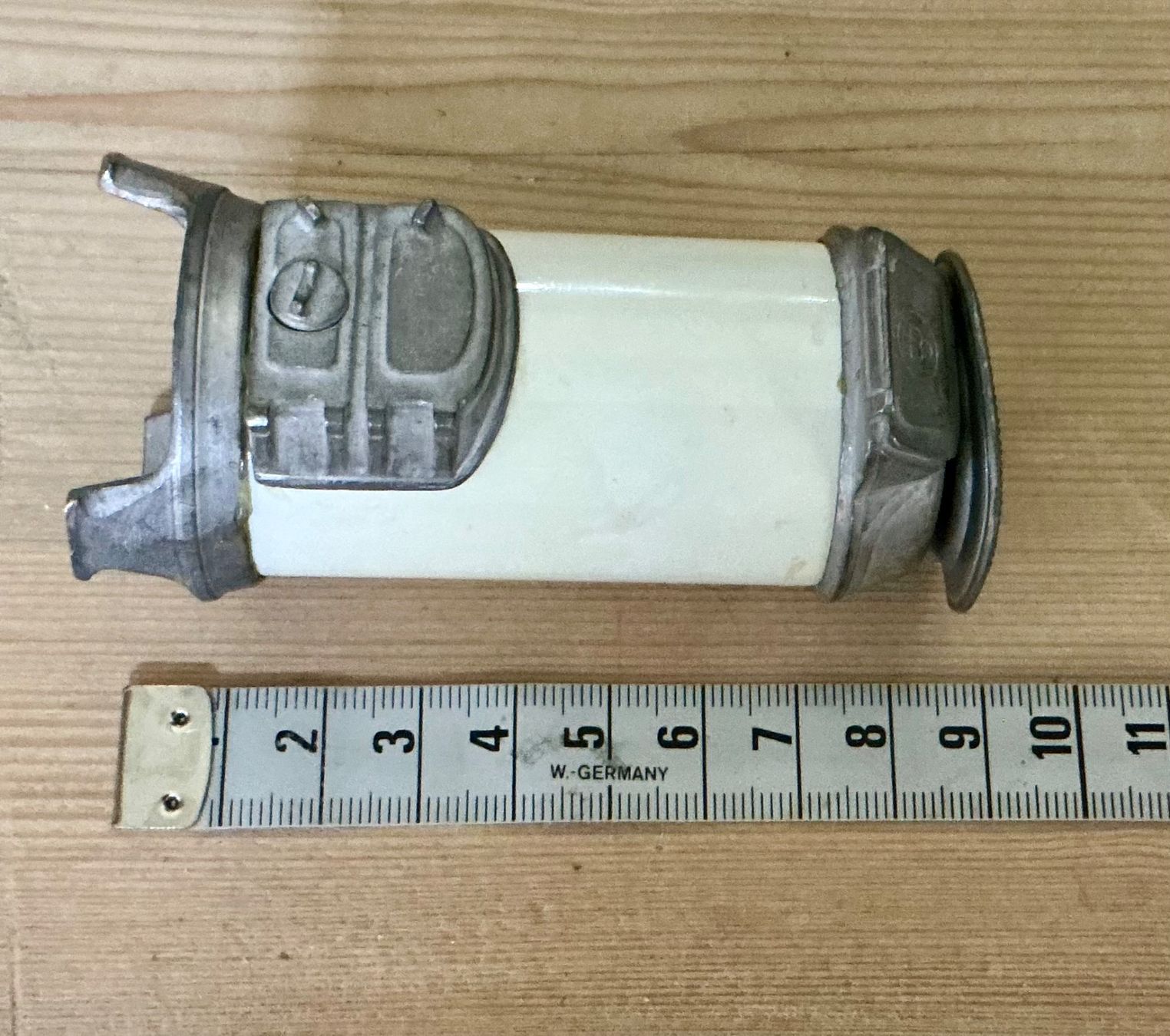 Case e mobili per bambole: ALTER KLEINER PUPPENSTUBEN OFEN – Usato da Zell LU venduto da Silvermemory 2