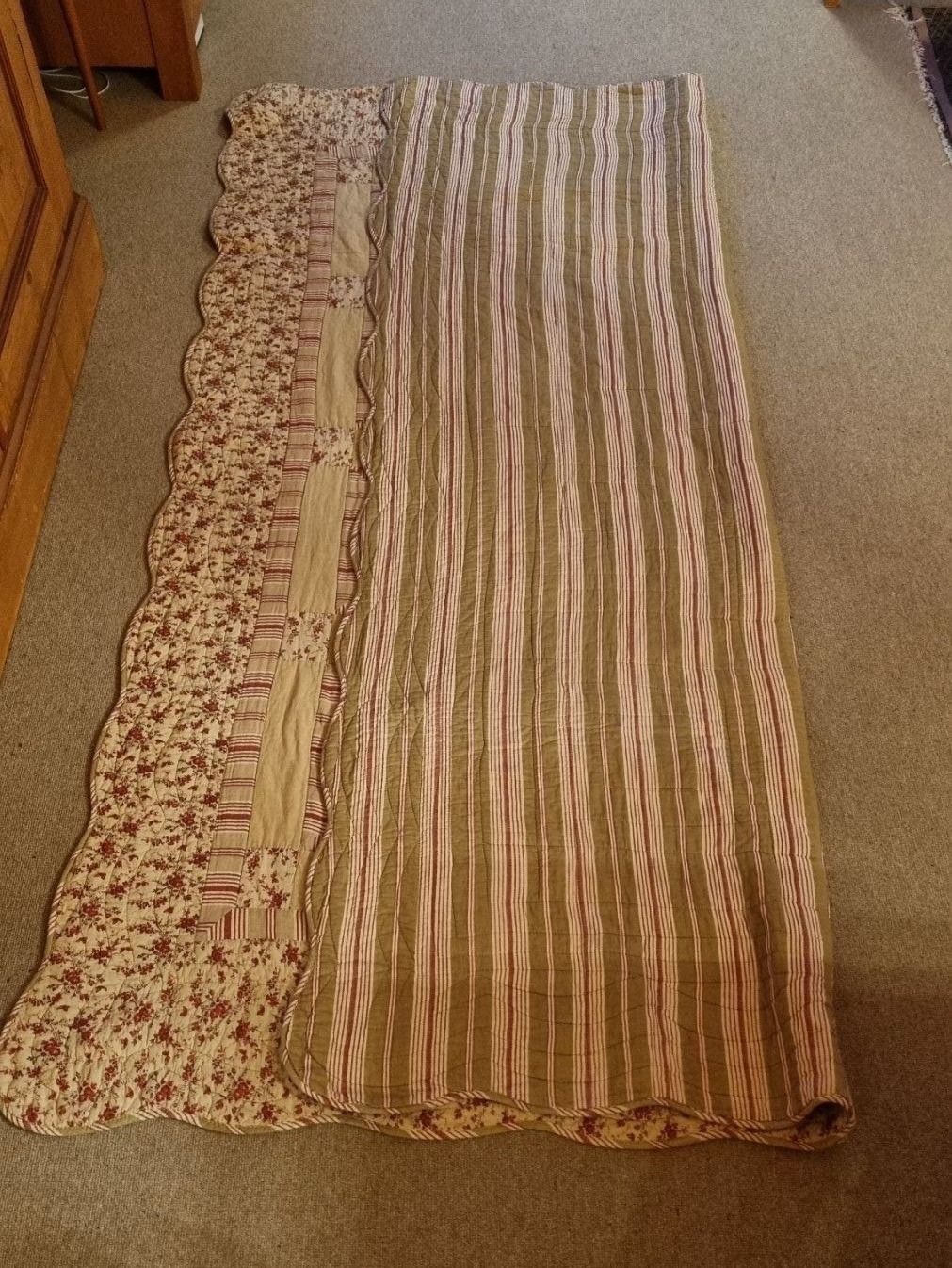 Coperte: 2x Patchwork Tagesdecken inkl. 2x Zierkissen – Usato da Oberrieden venduto da Spencer10 4