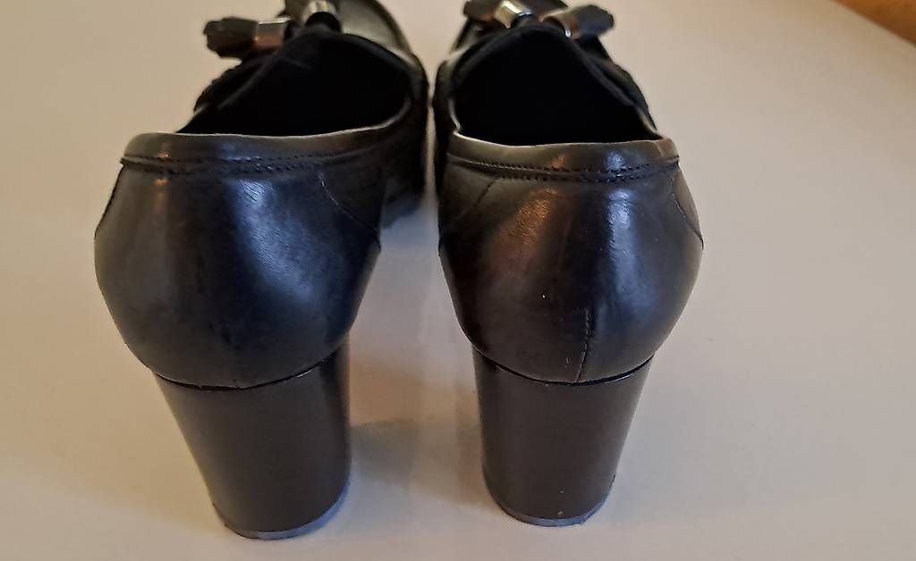 Scarpe da donna: CALPIERRE Lederpumps Gr. 35, schwarz – Nuovo (secondo la descrizione) da Zürich venduto da cla_pb5j 2