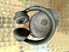 Beats Solo Pro Wireless Kopfhörer mit Tasche (Schwarz) 