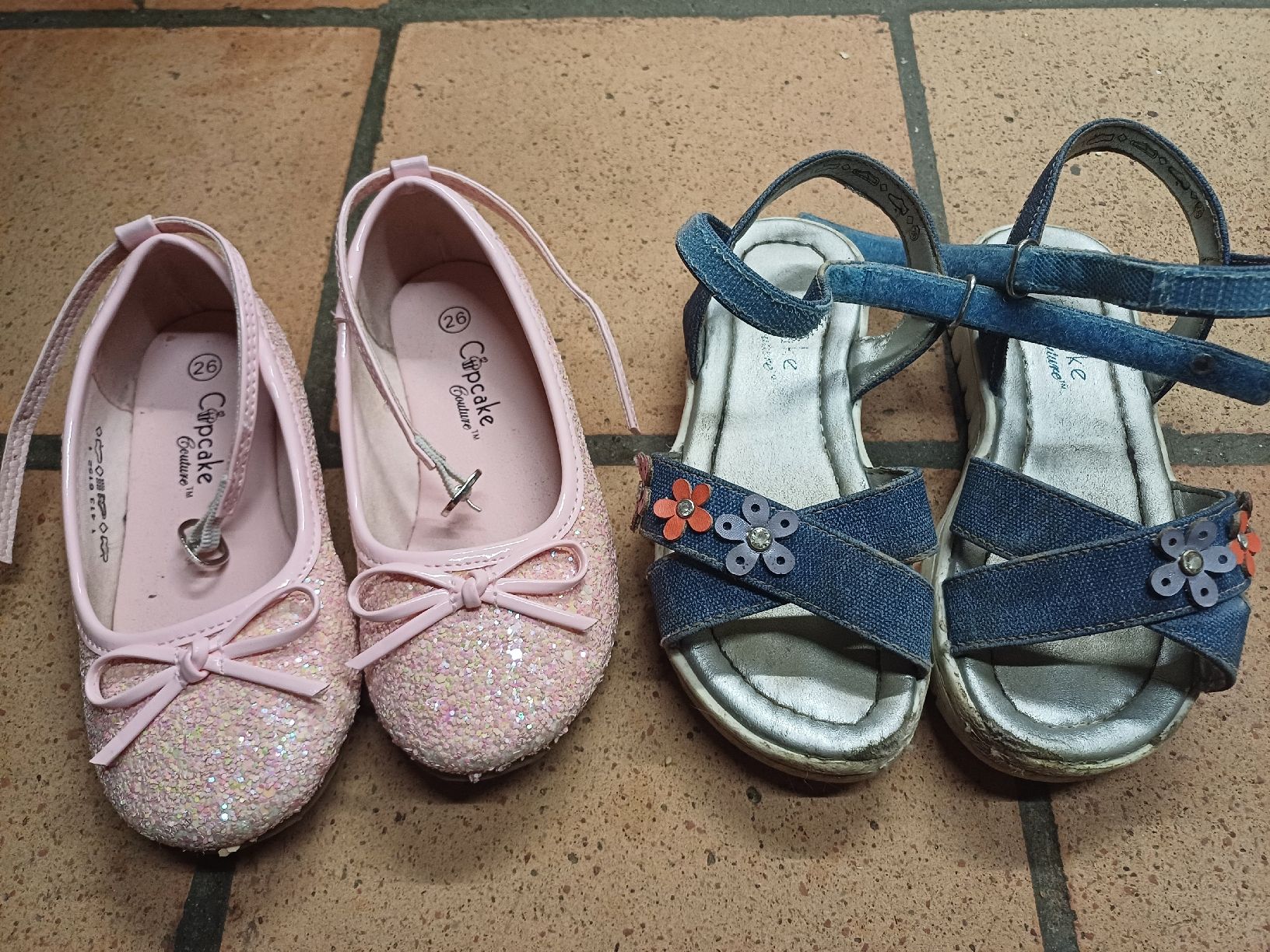 Scarpe per ragazze: Ballerinas & Sandalen Gr. 26 – Usato da Windlach venduto da lanuj