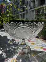 Elegante Kristallschale auf Fuß