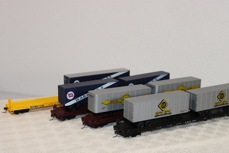 Trains électriques: 4 US Güterwagen ( 546 ) – D'occasion à Kerzers par Winu64