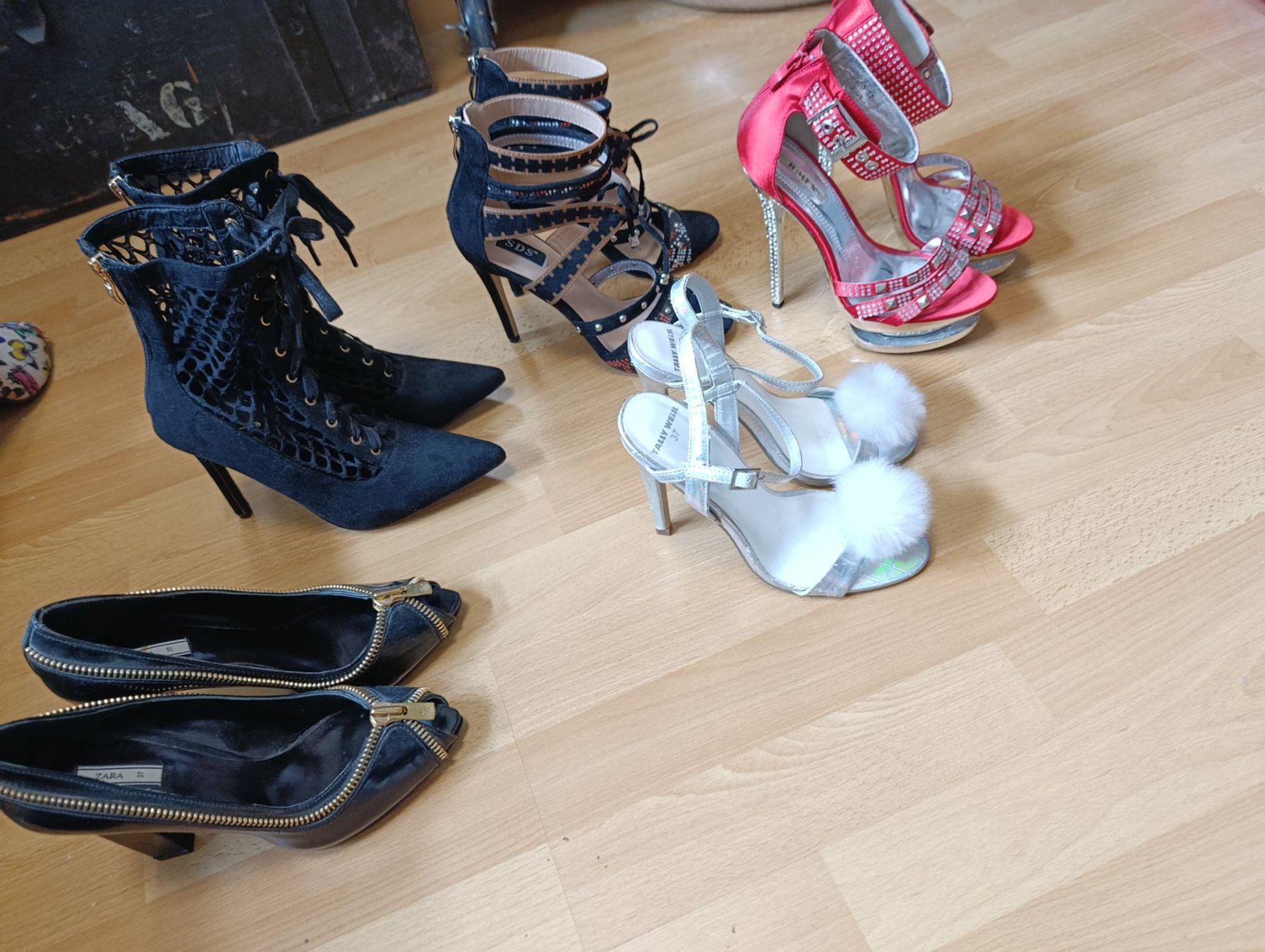Scarpe da donna: 14 Paar Schuhe/ Stilettos 36+37 – Nuovo (secondo la descrizione) da Eiken venduto da Jblat 2
