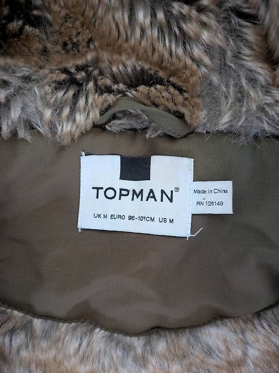 Giacche: Grüne Winterjacke – Usato da Birsfelden venduto da L.L.CoolBean 1