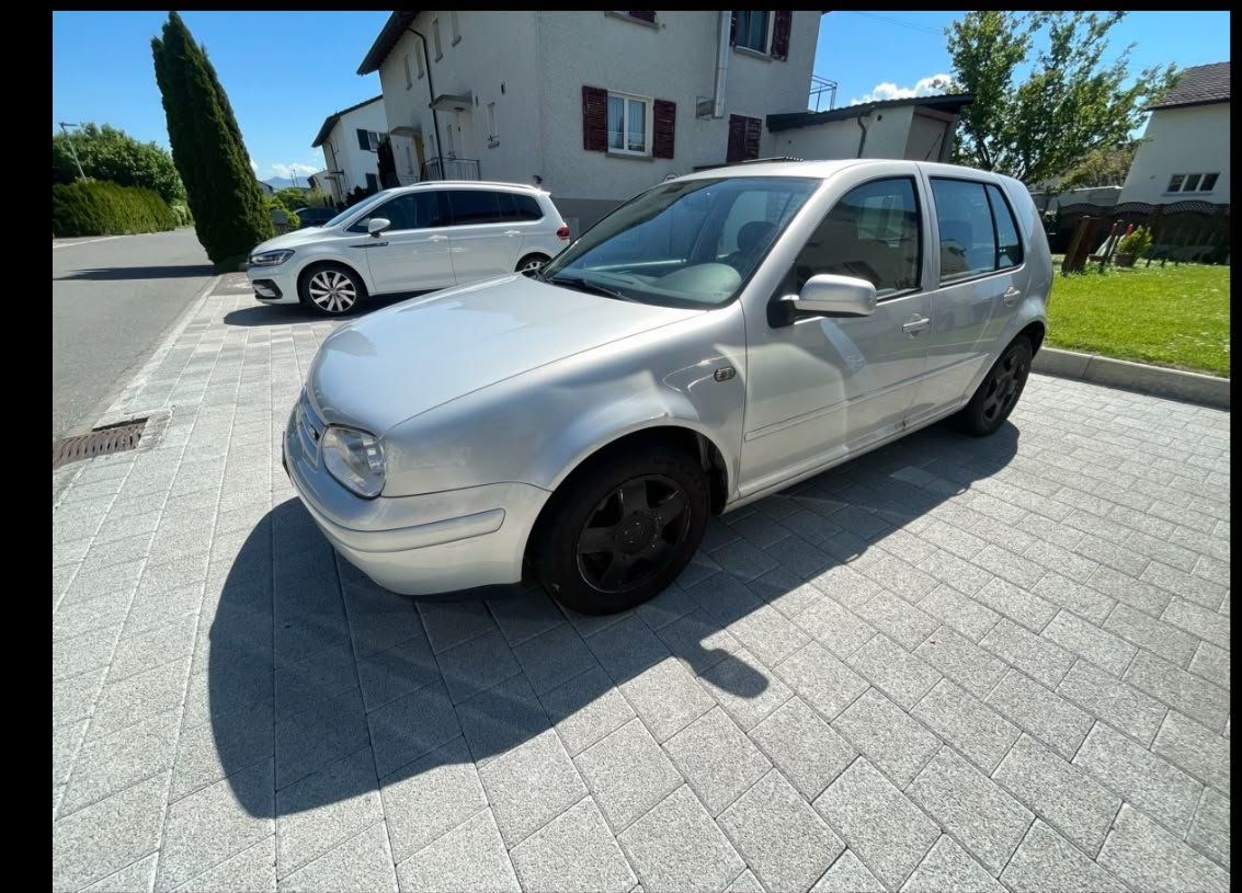 VW Automobili: VW GOLF 4  GTI V5 2.3 – Usato da Luzern venduto da khe_97cy 1