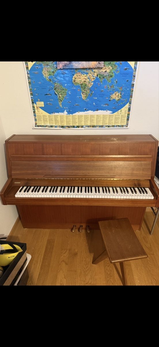 Strumenti musicali: Klavier RIPPEN + Klavierhocker – Usato da Muttenz venduto da Amko85