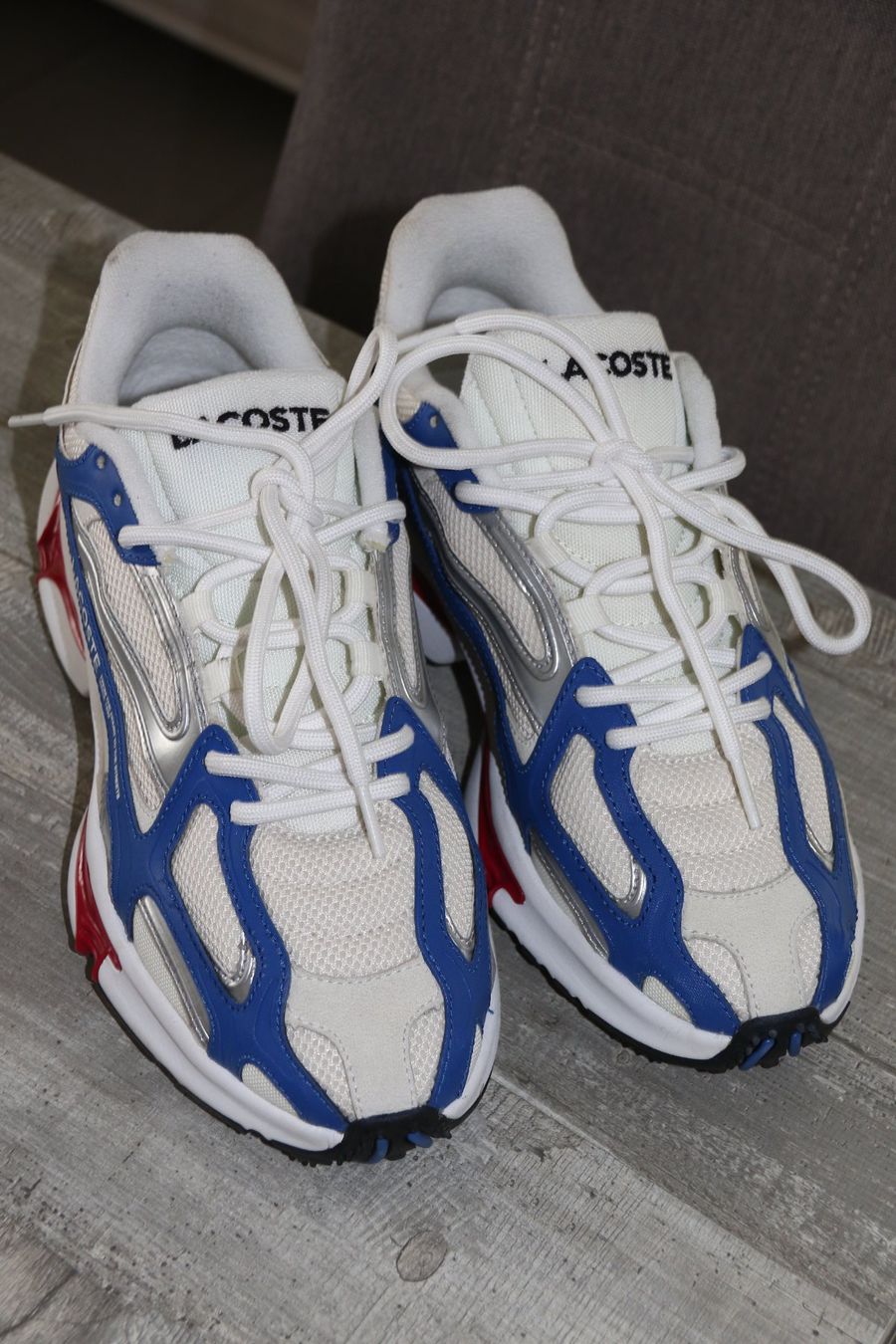 Lacoste Scarpe da uomo: Wunderschöne Schuhe von Lacoste eher Gr.43 wie neu – Nuovo (secondo la descrizione) da Oberwil-Lieli venduto da Svetlana28 5