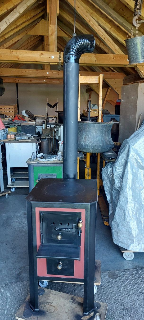 Altri mobili d'antiquariato: Holzherd herd ofen stufa – Usato da St. Antoni venduto da urzel