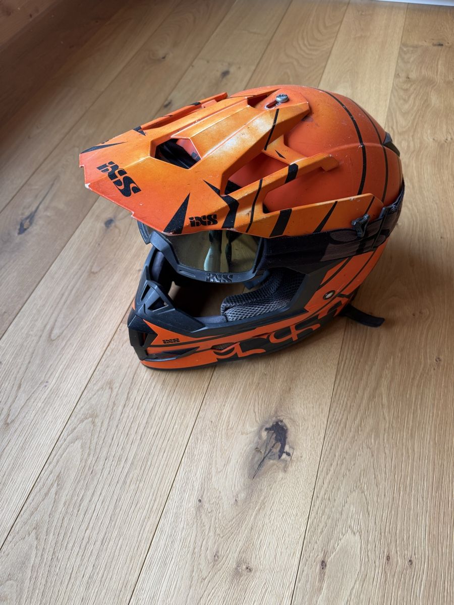 IXS Caschi & visiere: IXS Helm zu verkaufen – Usato da Disentis/Mustér venduto da sch_6npb