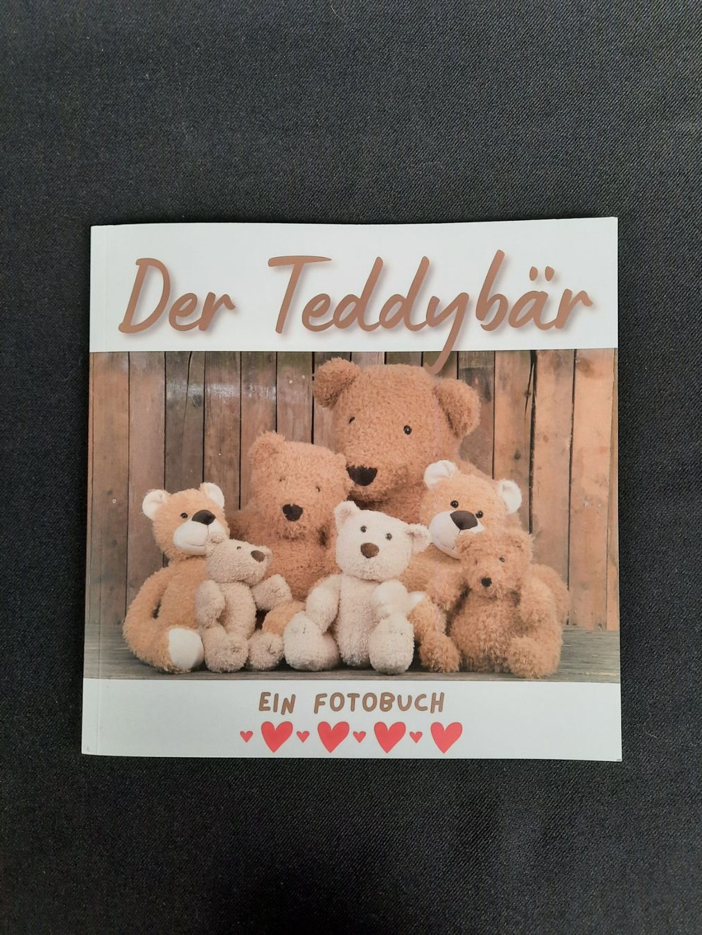 Libri: Ein Fotobuch "Der Teddybär" – Nuovo (secondo la descrizione) da Beinwil am See venduto da Restwert_Beinwil