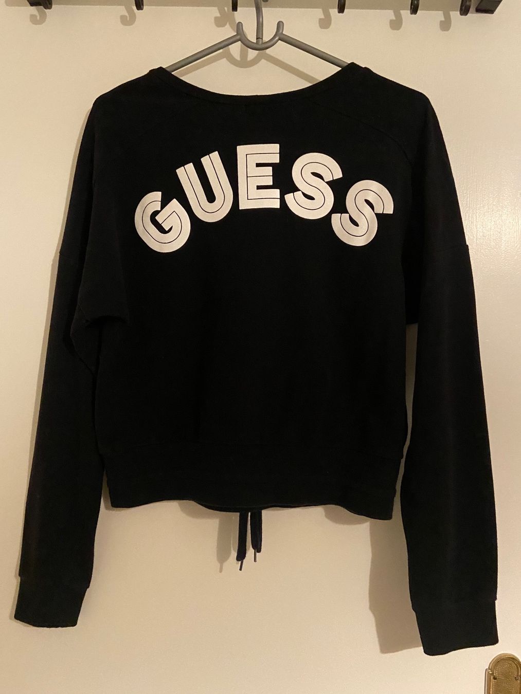 Guess Maglioni & Felpe: Bequemer Guess Pullover - Damen S – Usato da Brügg BE venduto da rutschimedizin 2