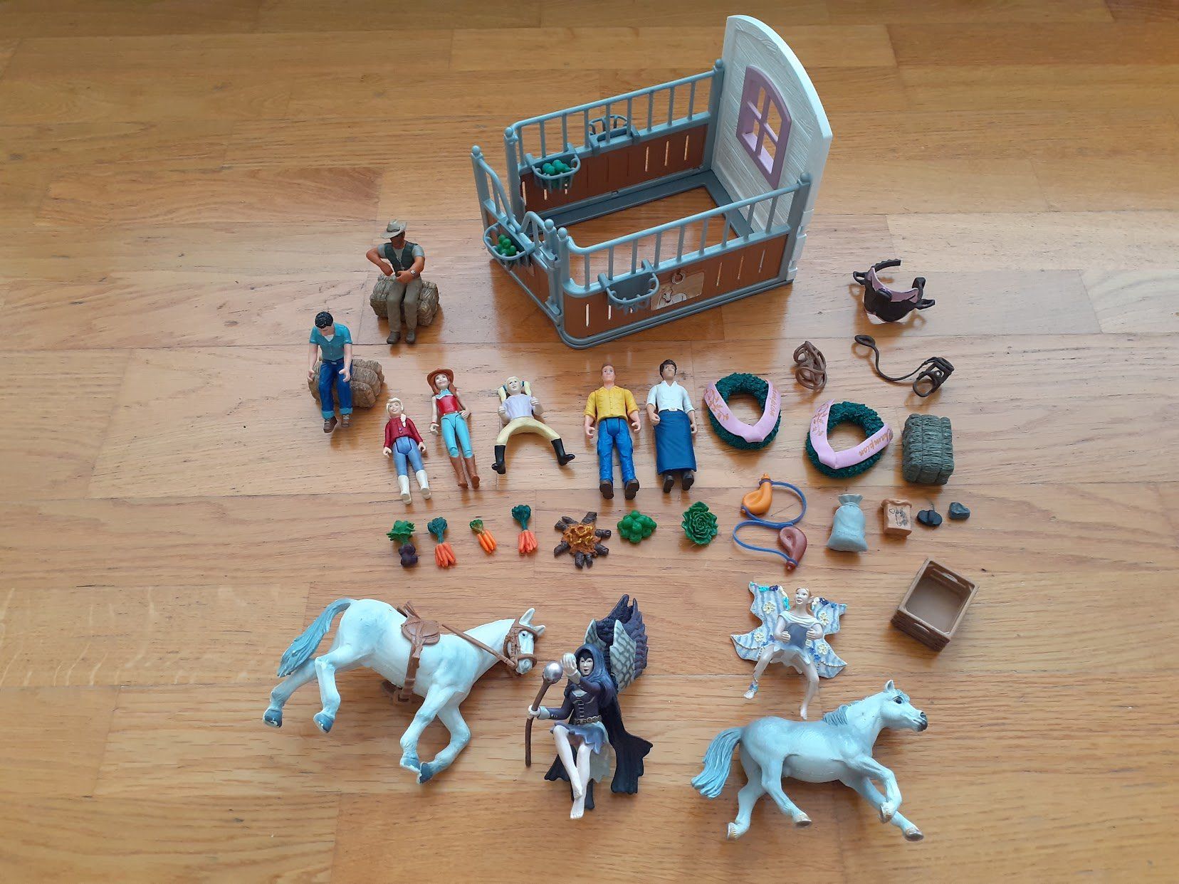 Schleich Giocattoli: Schleich Pferde und Zubehörn – Usato da Dübendorf venduto da Fip05 2