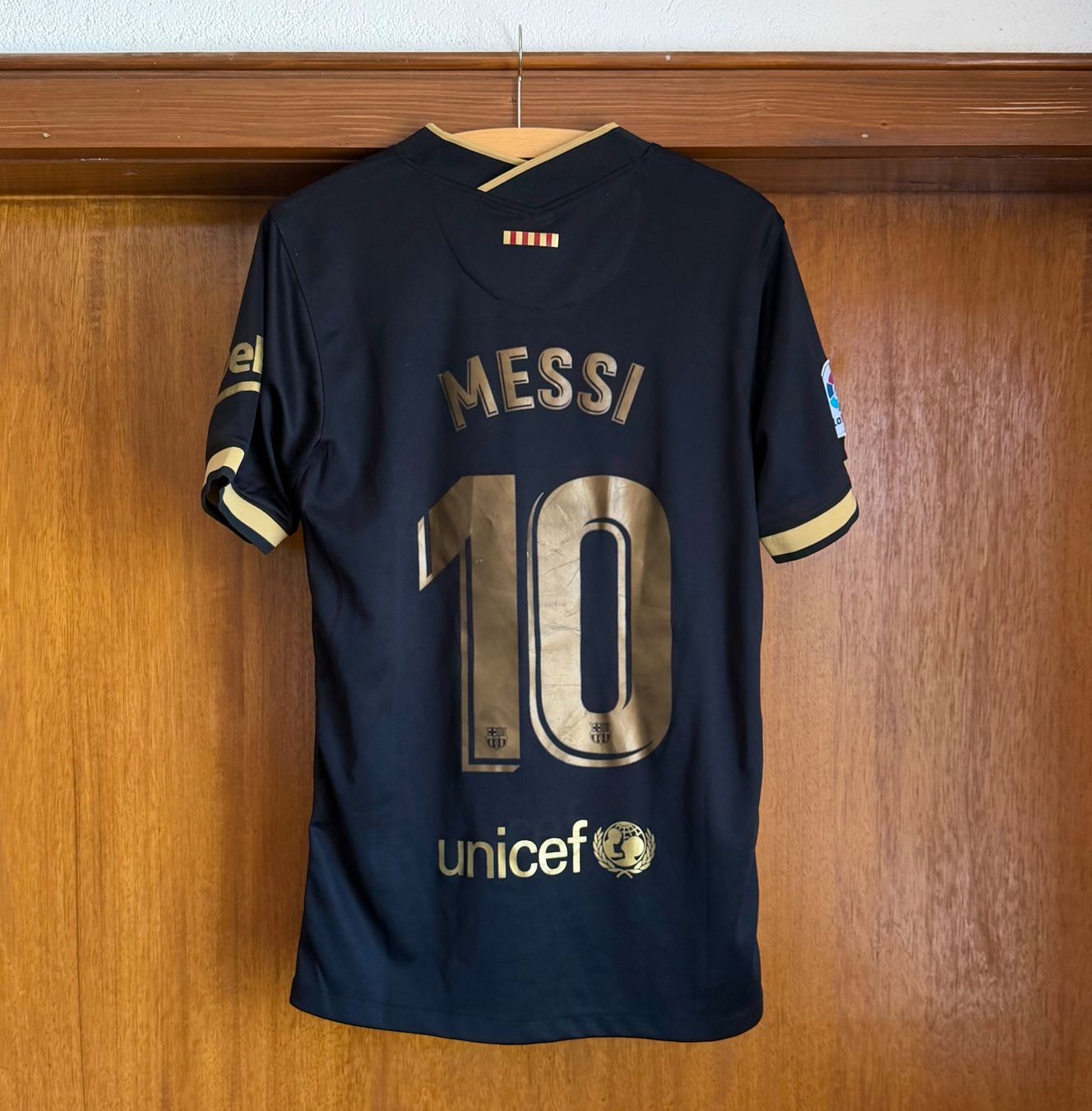 Nike Canottiere & Pantaloni: FC Barcelona Trikot Messi #10, Gr. M – Usato da Walchwil venduto da BackstageBruder 2