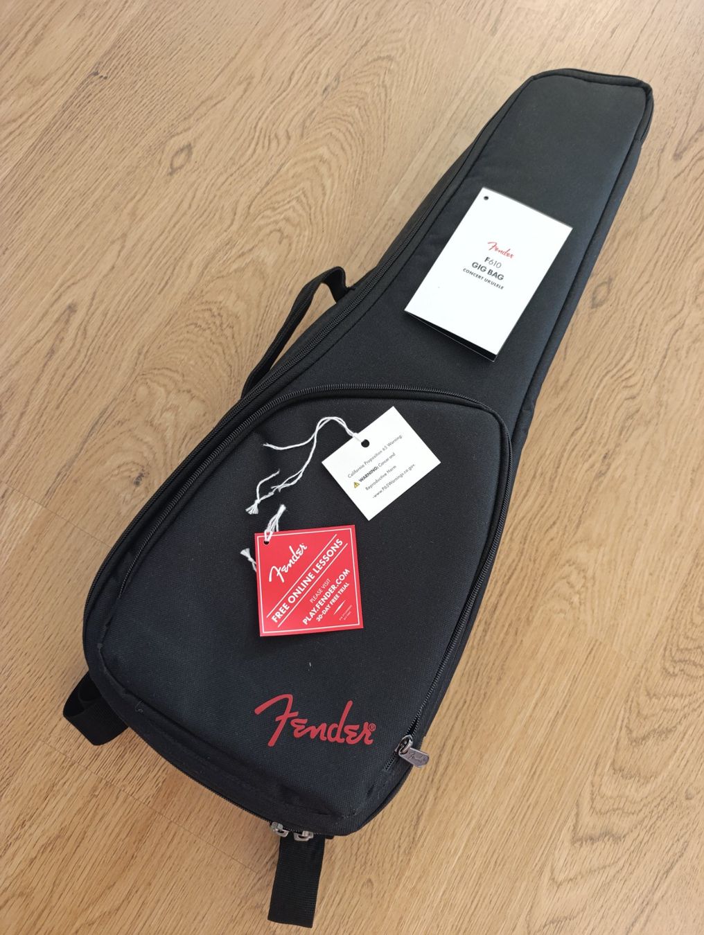Fender Strumenti musicali: Fender Fullerton Jazzmaster Ukulele 3TS mit Gigbag – Usato da Bern venduto da sim_8y66 4