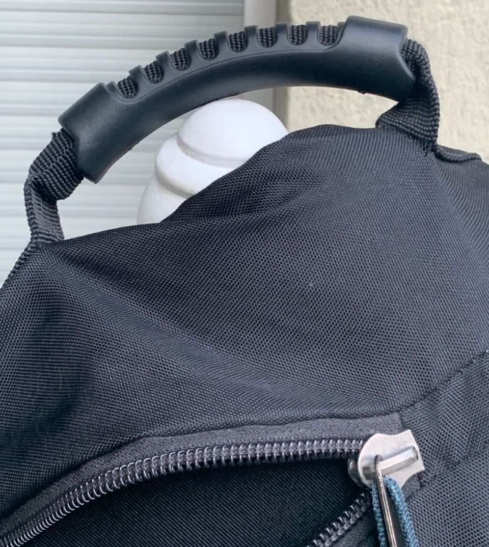 North Face Sacs à dos: Superbe sac à dos THE NORTH FACE une sangle – D'occasion à Martigny par only__you 3