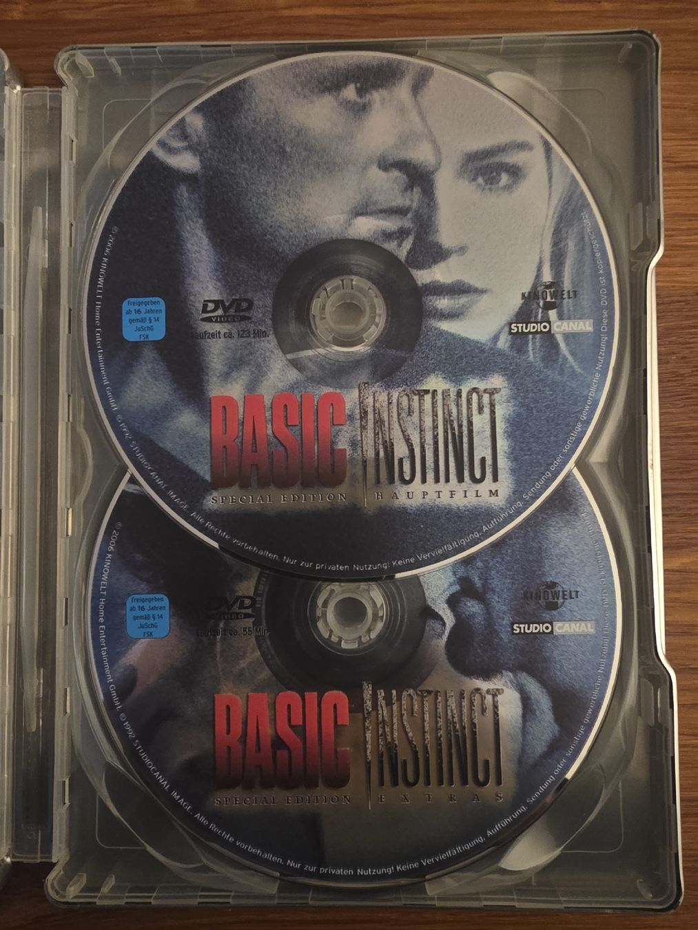 Tutti i DVDs: Basic Instinct - Special steelbook Edition - 2-DVD Box – Usato da Zürich venduto da TimZurich1 2