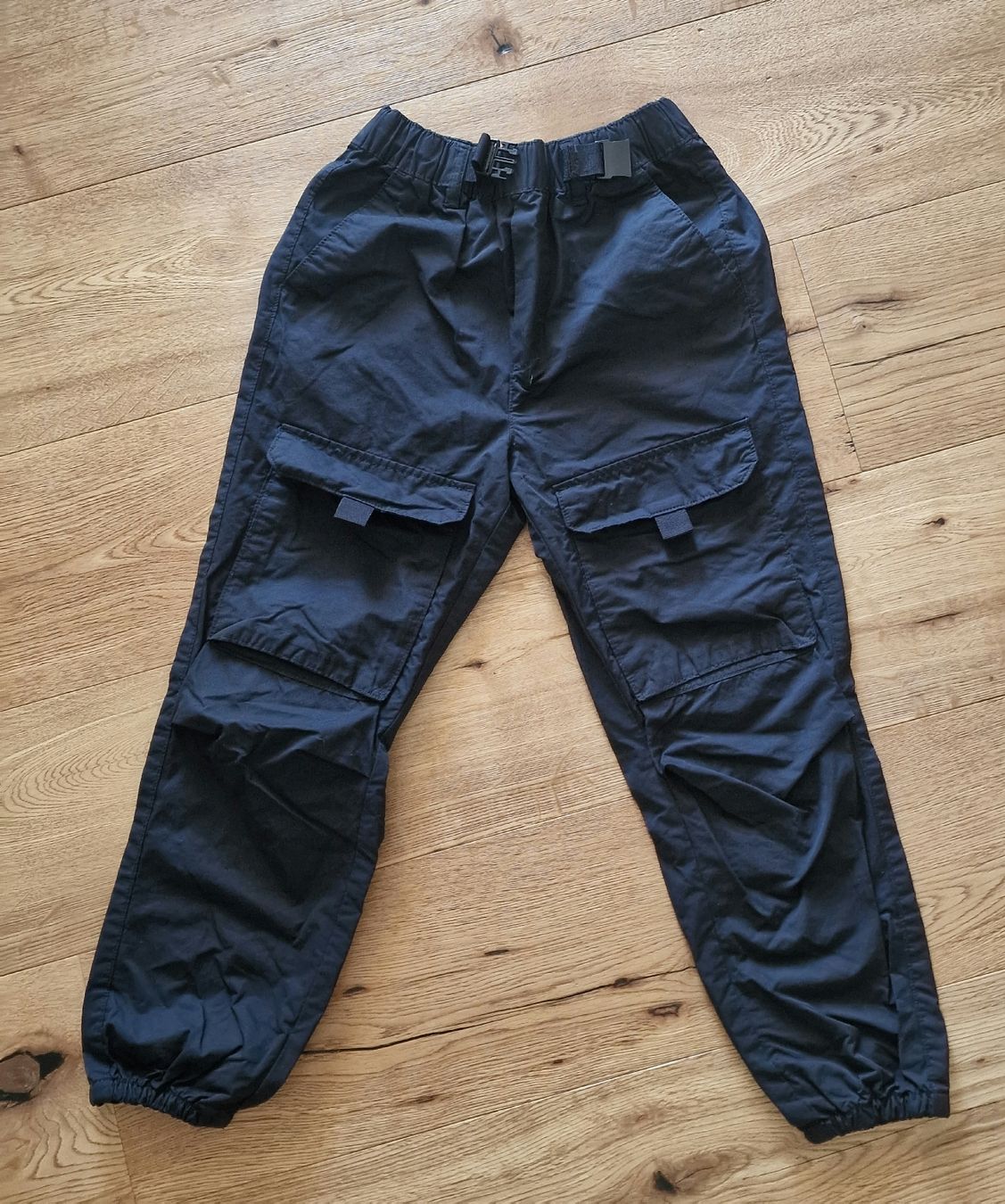 H&M Pantaloni: Neu H&M Wanderhose 134 – Usato da Emmenbrücke venduto da Nadmorebiti