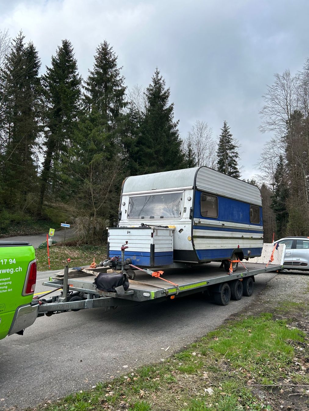 Veicoli da campeggio: Wohnwagen Transporte & Rückbauten – Difettoso da Stettfurt venduto da wowaweg 2