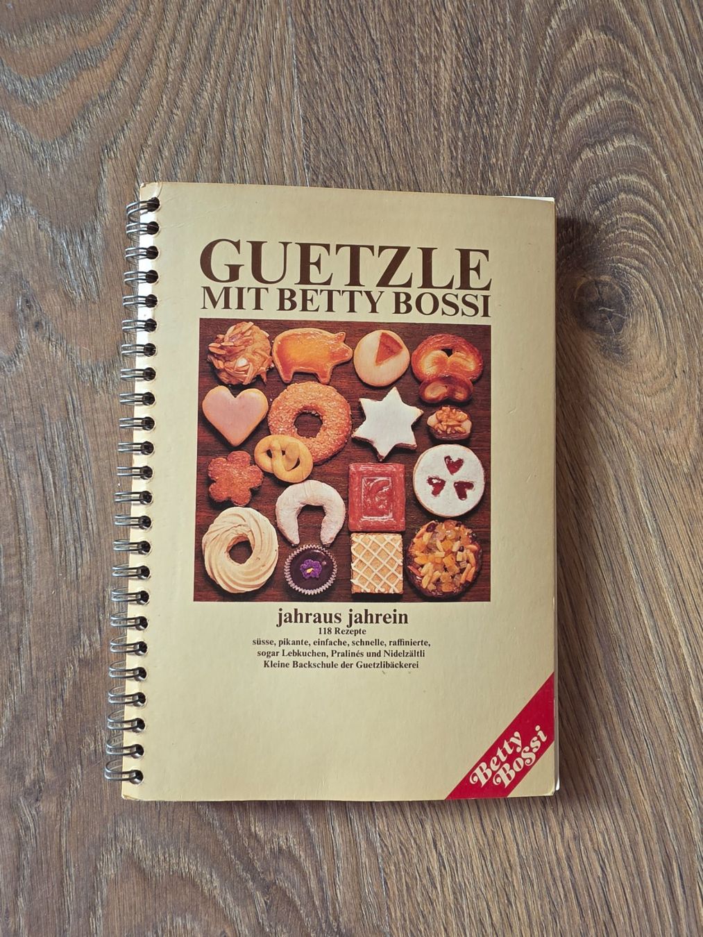 Libri: Kochbuch: "Guetzle mit Betty Bossi" – Usato da Nebikon venduto da Japostyle