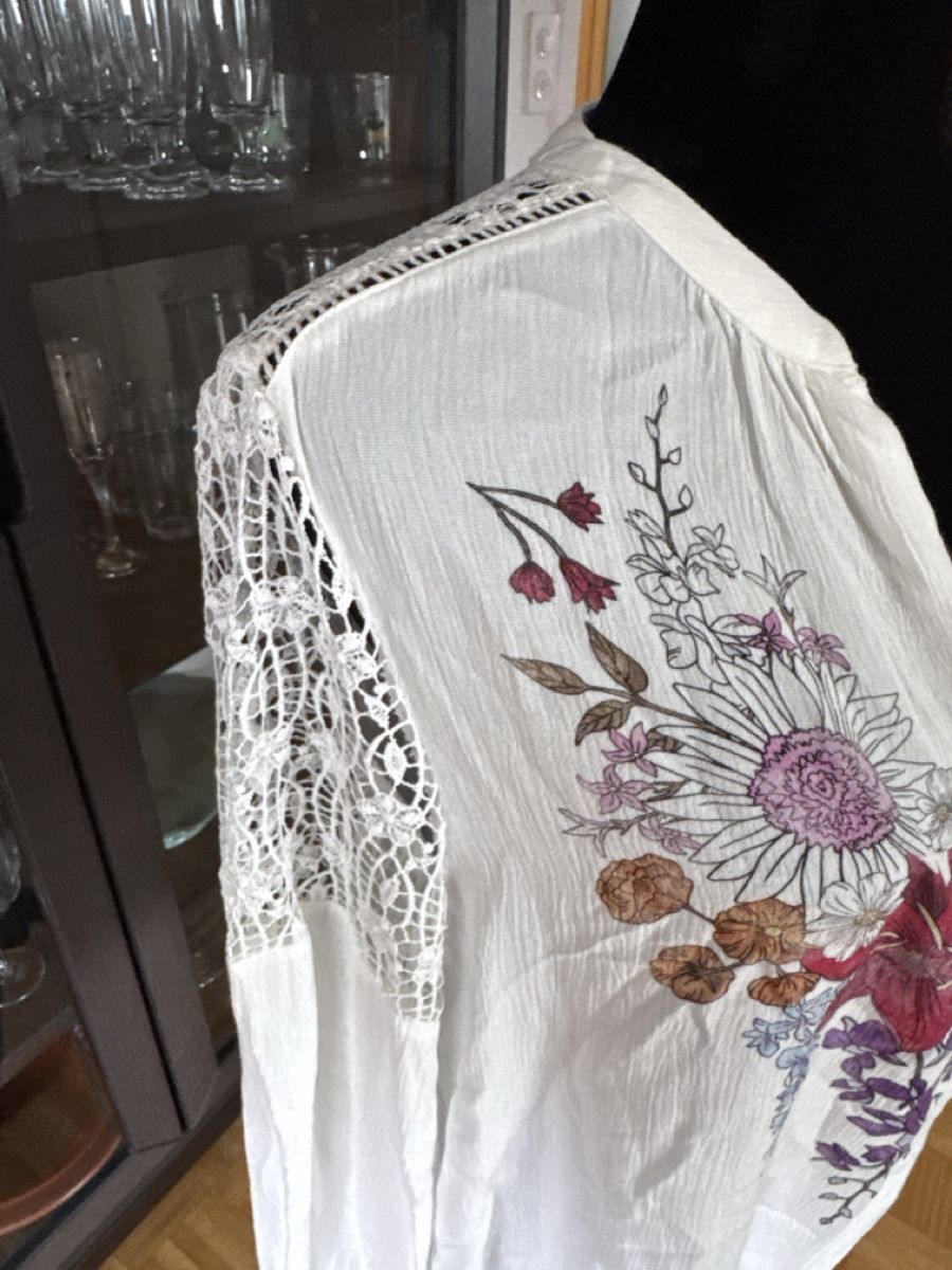 Desigual Camicette: New Desigual Blouse Small – Nuovo (secondo la descrizione) da Fällanden venduto da emilyeheim 1