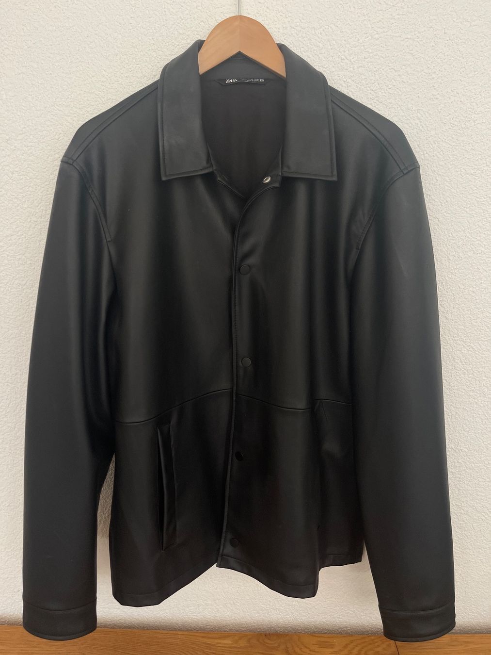 Zara Jacken: Zara Leder Hemd Jacke Grösse 44 XL – Gebraucht aus Nussbaumen AG von HelenaDavid1910